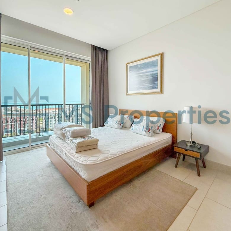 No Commission Cozy Studio w/ Balcony | Bills Included