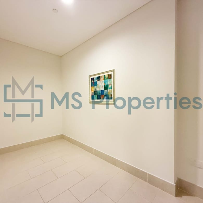 Pristine 1BHK + Office w/ Balcony | Bills Included | No Commssion