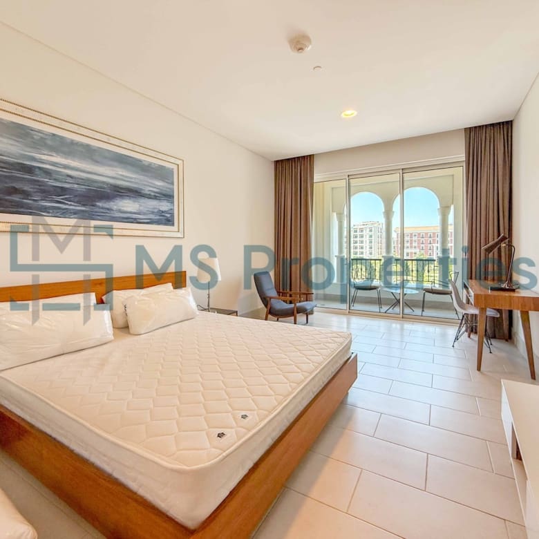 Pristine 1BHK + Office w/ Balcony | Bills Included | No Commssion