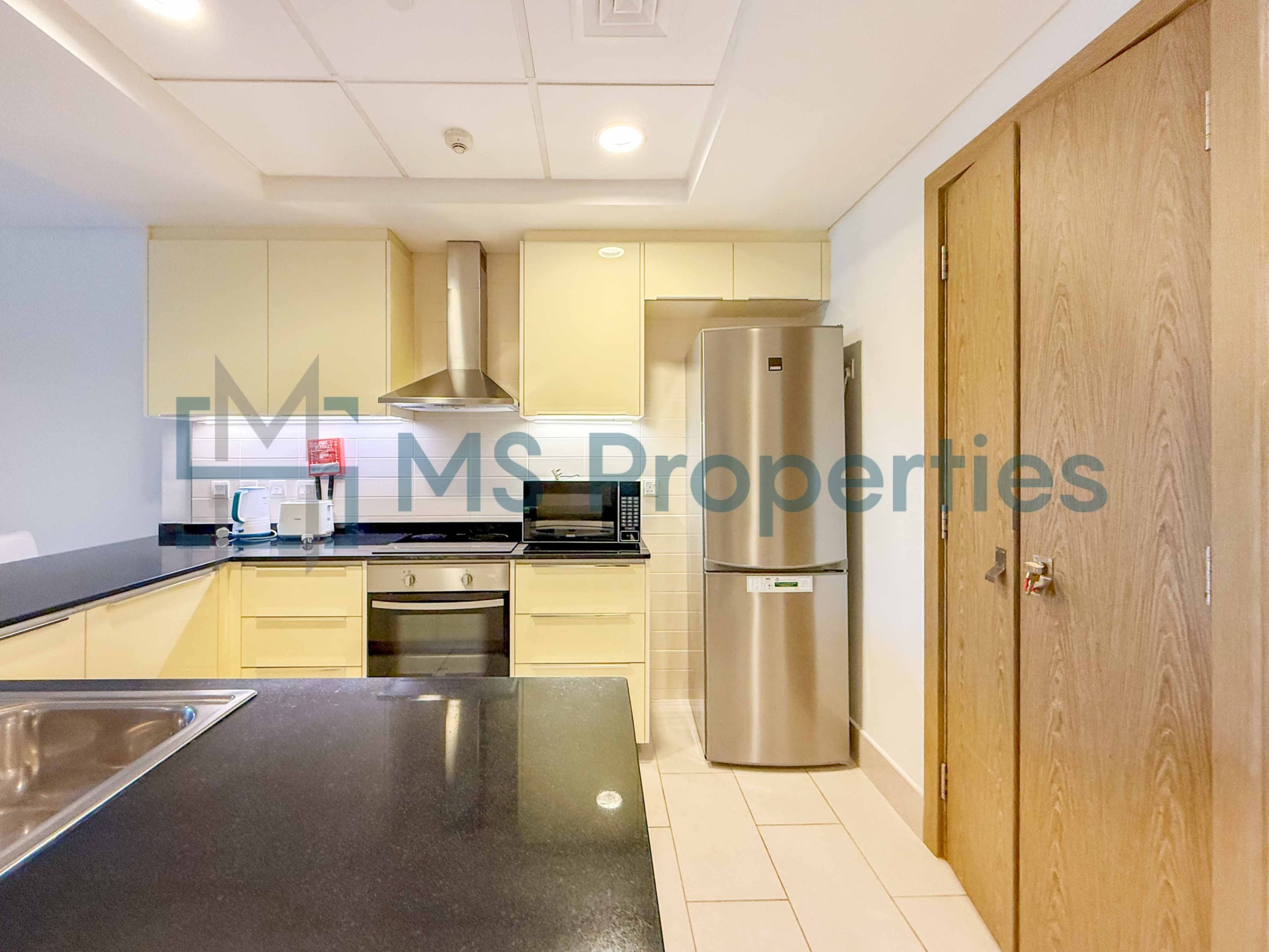Pristine 1BHK + Office w/ Balcony | Bills Included | No Commssion