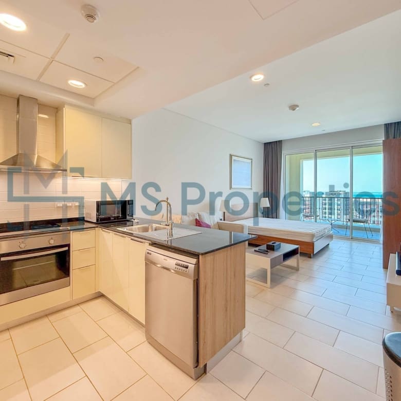 Cozy Furnished Studio+Balcony | No Commssion | Bills Included