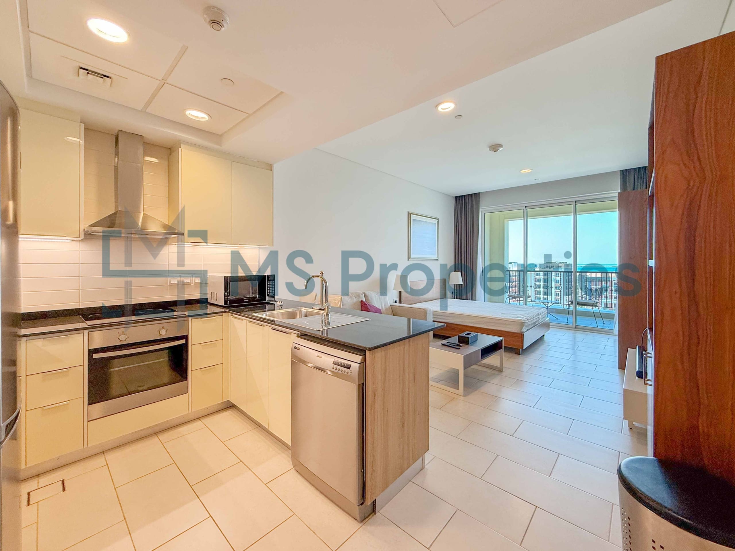 Cozy Furnished Studio+Balcony | No Commssion | Bills Included