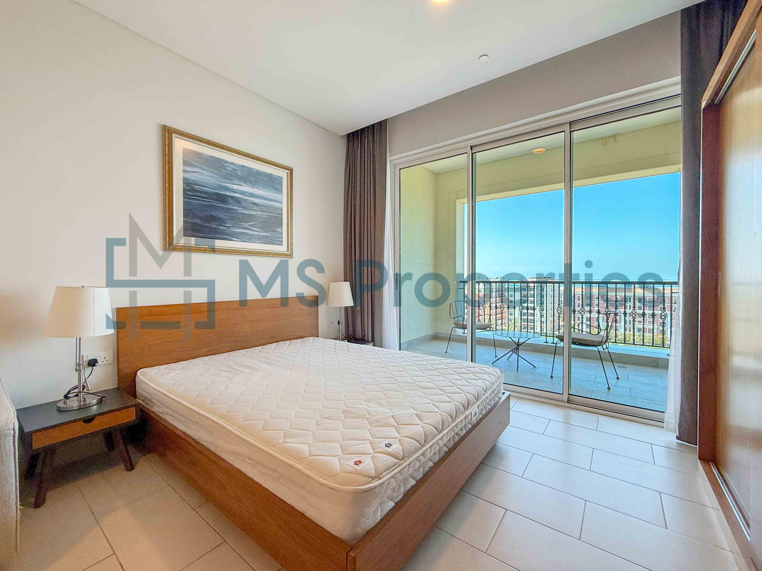Cozy Furnished Studio+Balcony | No Commssion | Bills Included