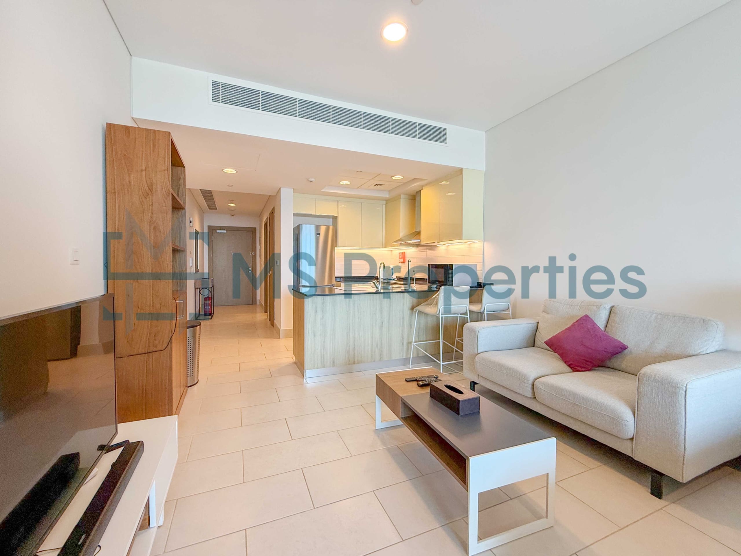 Cozy Furnished Studio+Balcony | No Commssion | Bills Included