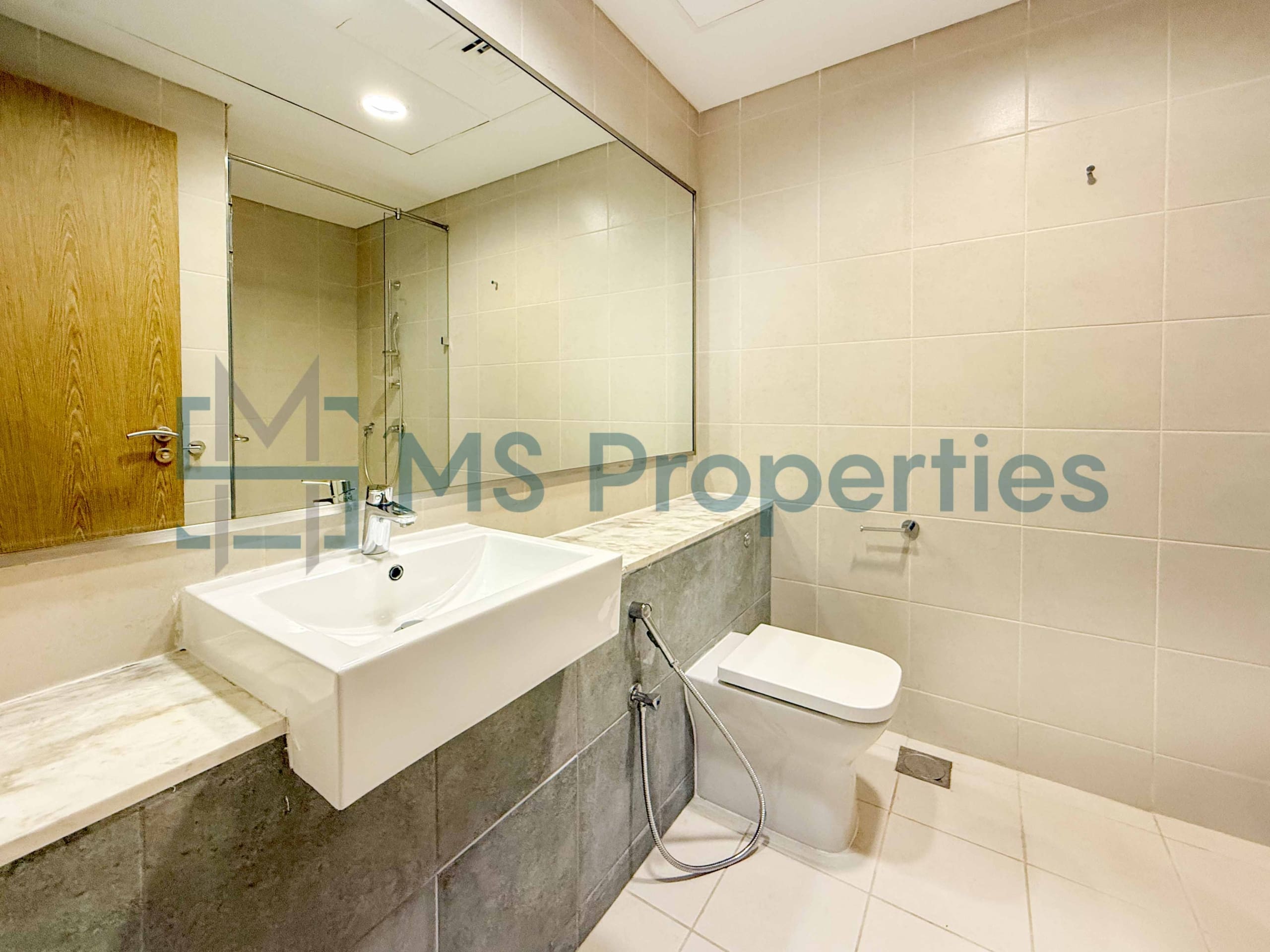 Cozy Furnished Studio+Balcony | No Commssion | Bills Included