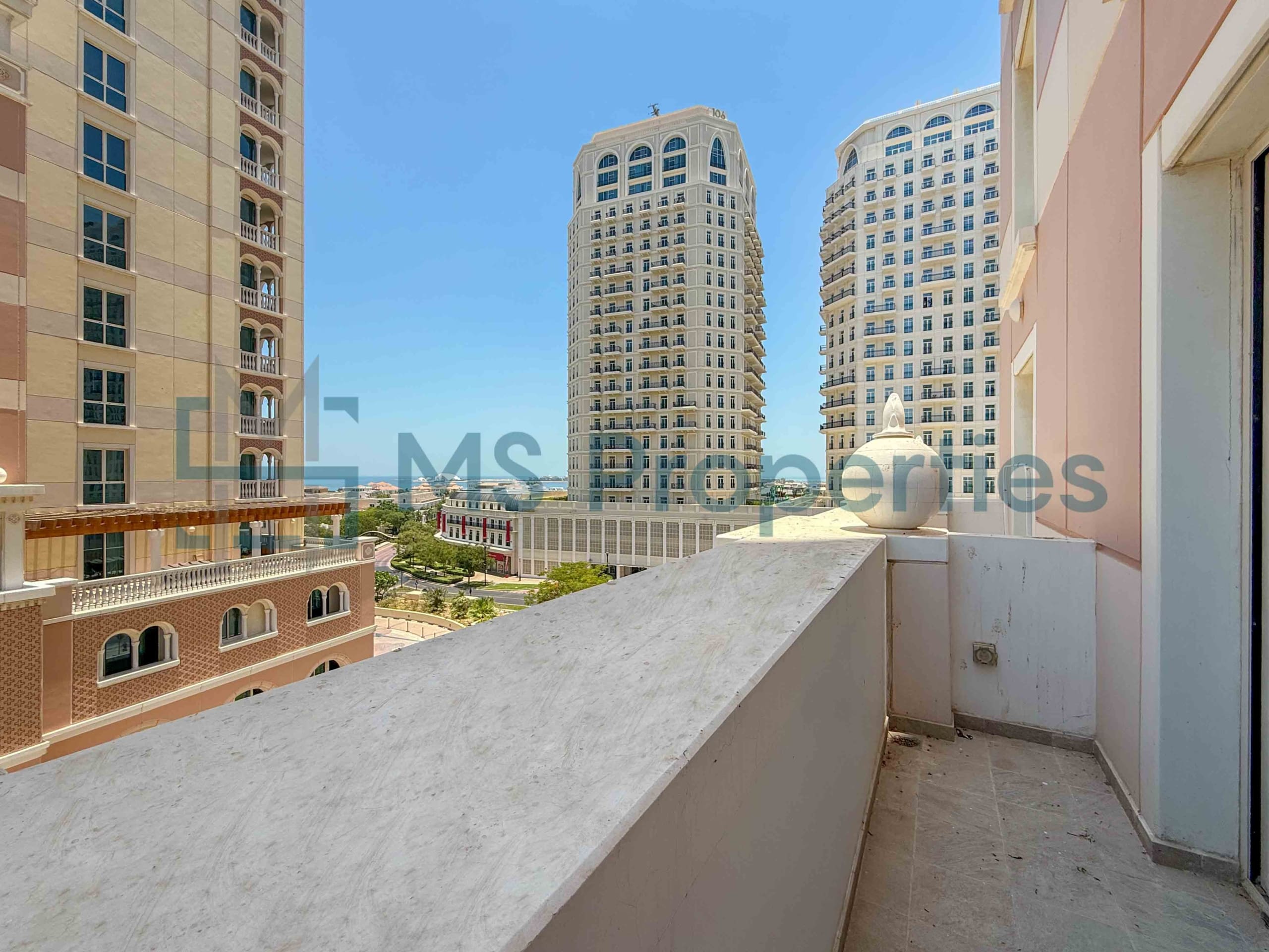 Contemporary Studio Apartment | Perfect Balcony