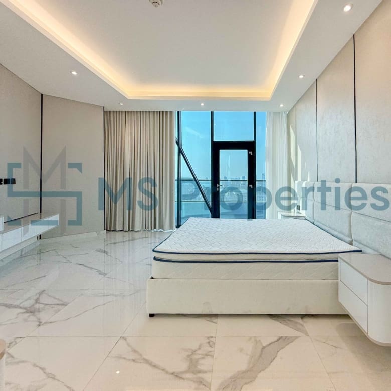 Stunning 2 Bedroom Flat with Outstanding View