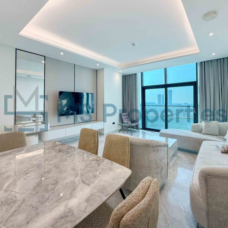 Stunning 2 Bedroom Flat with Outstanding View