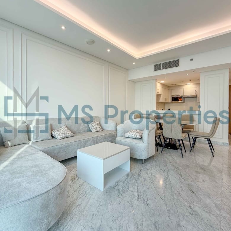 Stunning 2 Bedroom Flat with Outstanding View