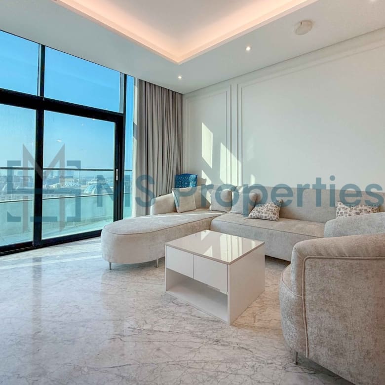 Stunning 2 Bedroom Flat with Outstanding View