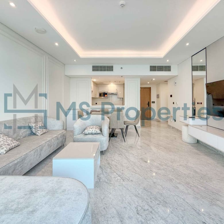 Stunning 2 Bedroom Flat with Outstanding View