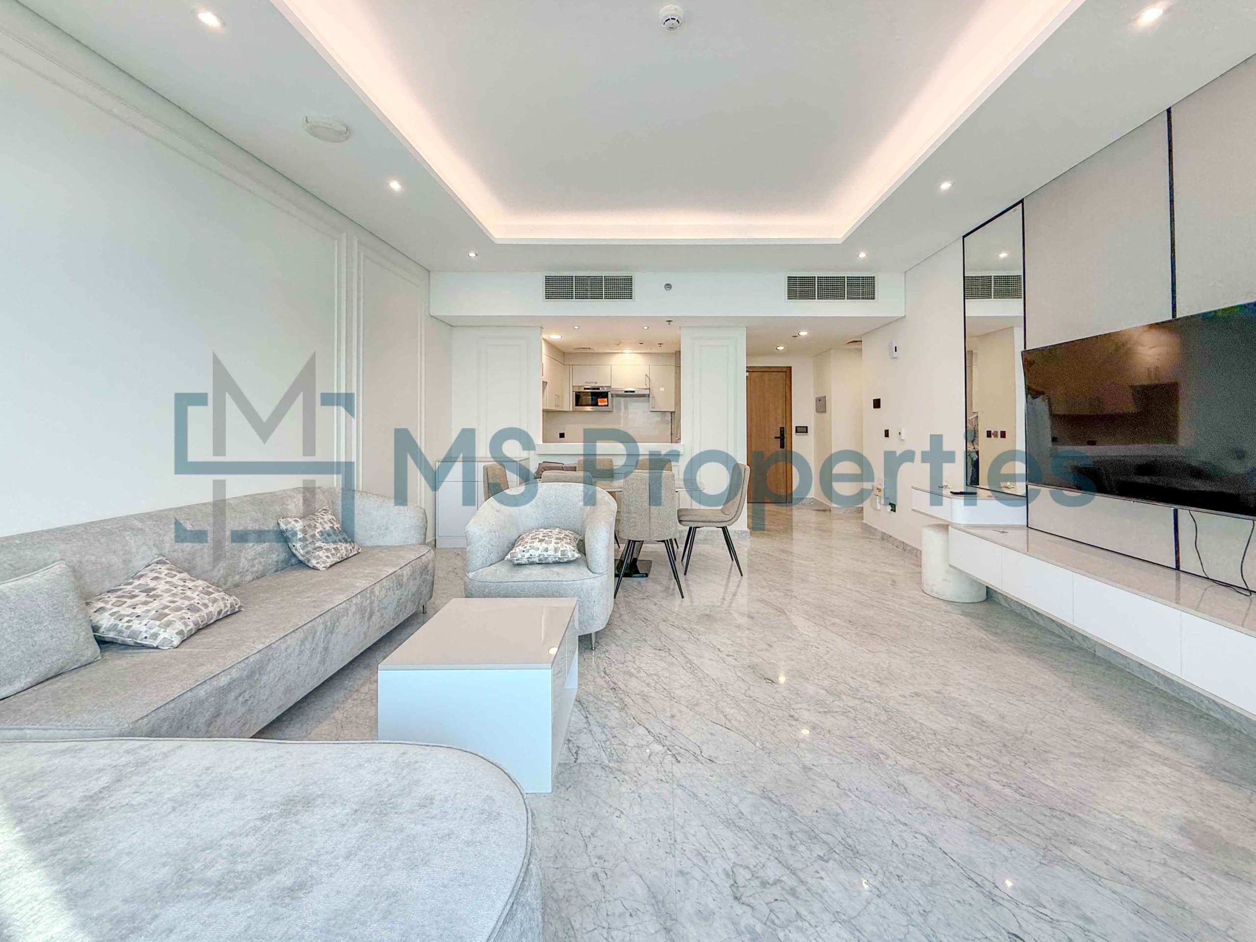Stunning 2 Bedroom Flat with Outstanding View