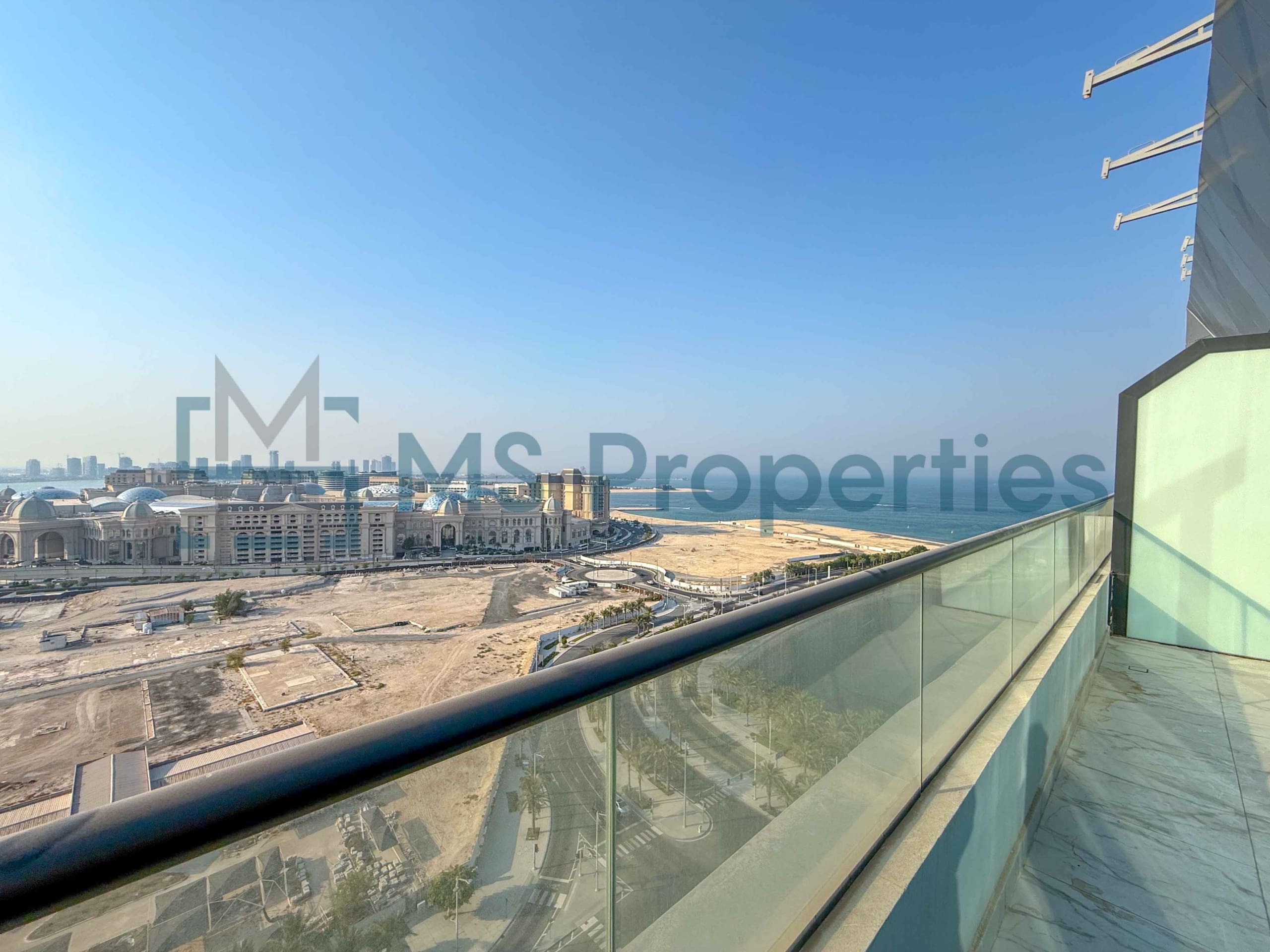 Stunning 2 Bedroom Flat with Outstanding View