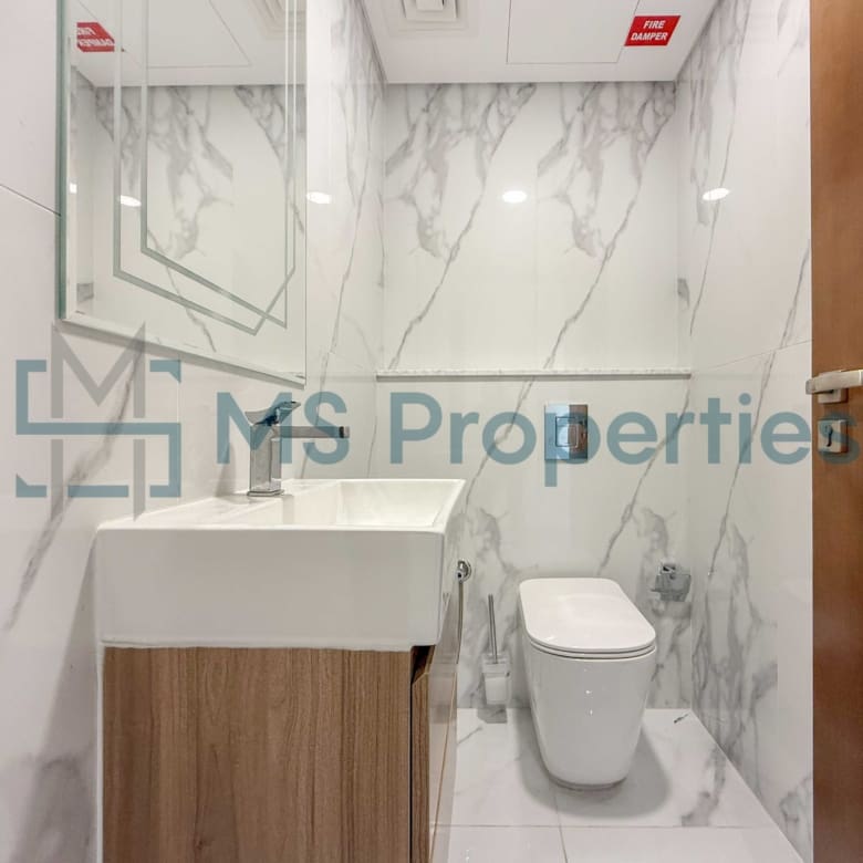 Stunning 2 Bedroom Flat with Outstanding View