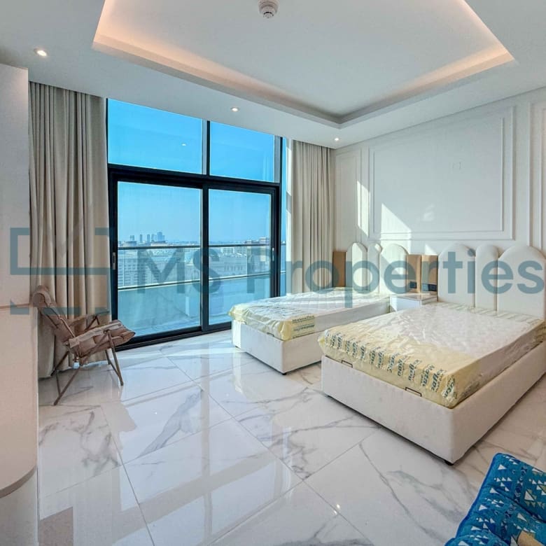 Stunning 2 Bedroom Flat with Outstanding View