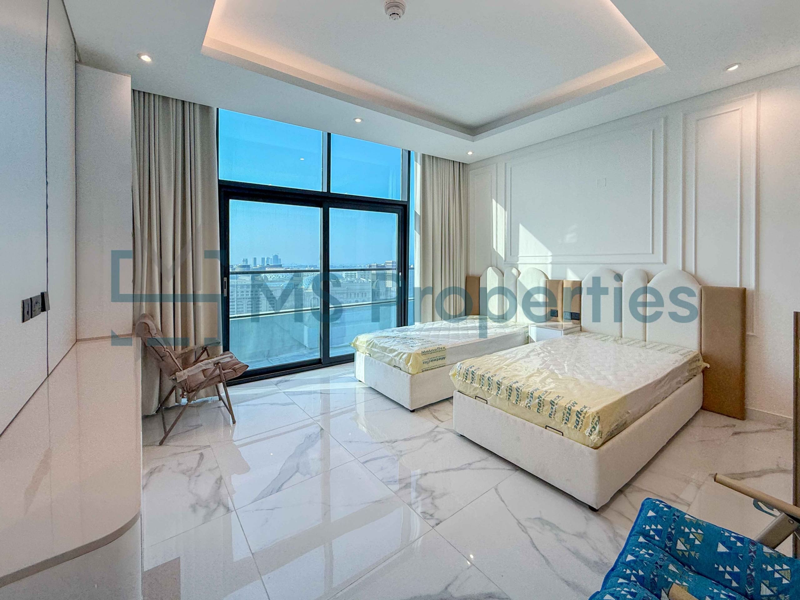 Stunning 2 Bedroom Flat with Outstanding View
