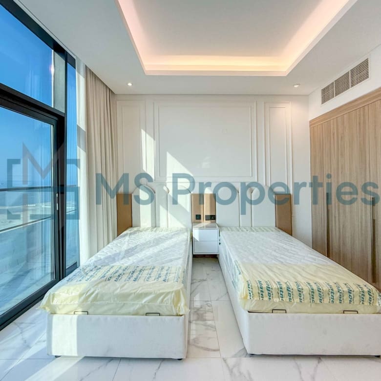 Stunning 2 Bedroom Flat with Outstanding View