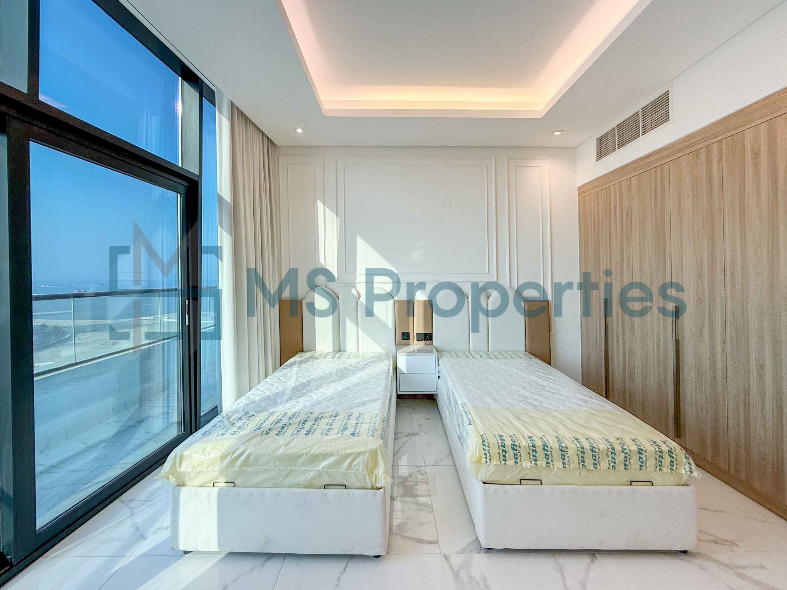 Stunning 2 Bedroom Flat with Outstanding View