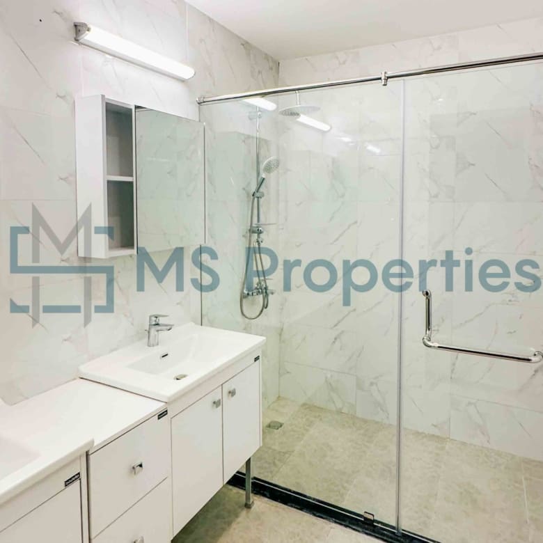 Semi Furnished 1 Bedroom Flat in Premium Location