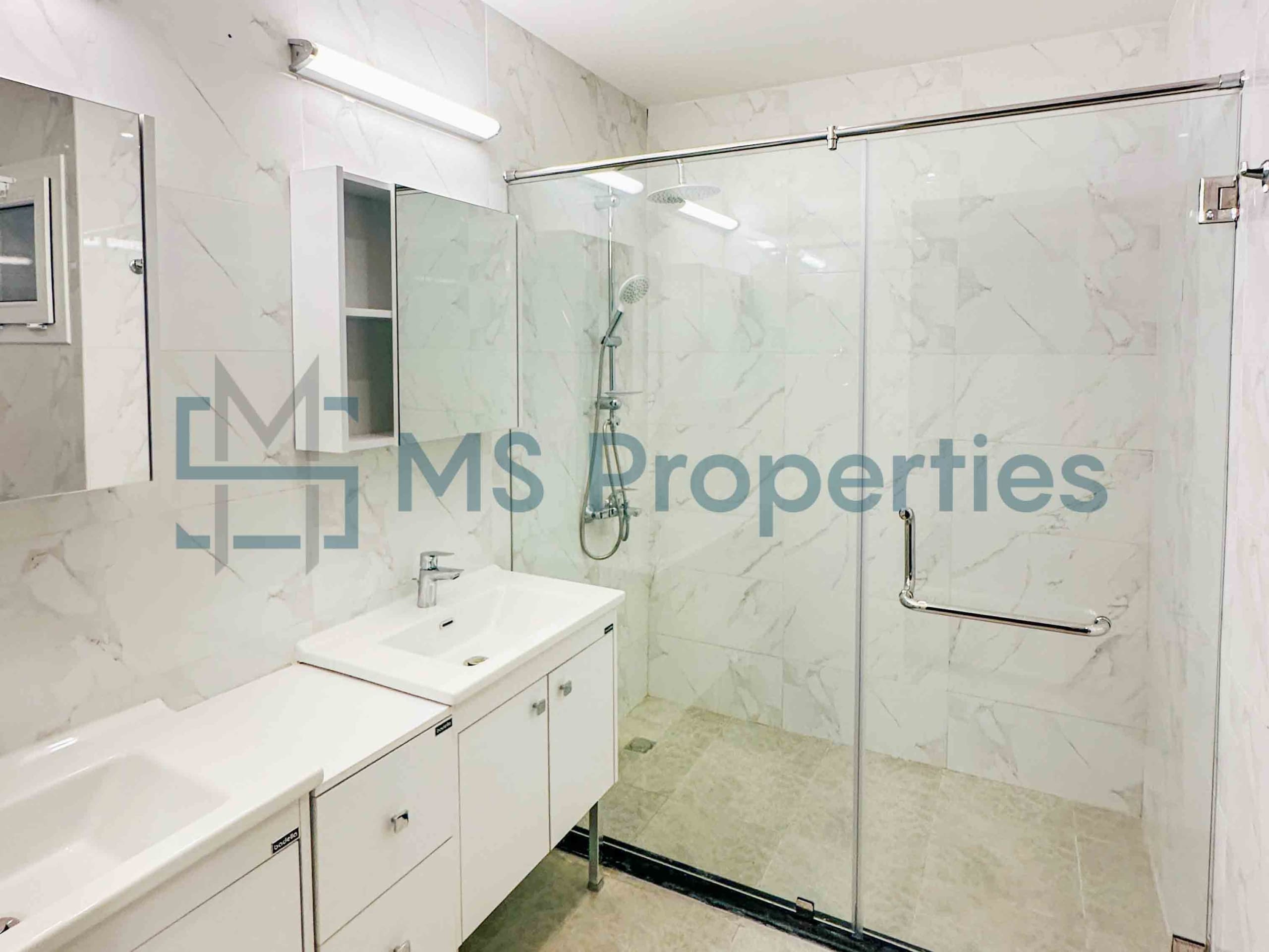 Semi Furnished 1 Bedroom Flat in Premium Location