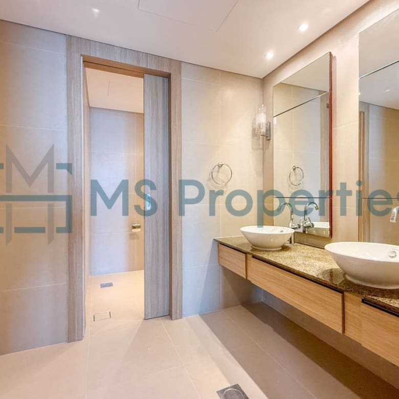 Stylish 1BR Townhouse | Breathtaking Sea View Balcony