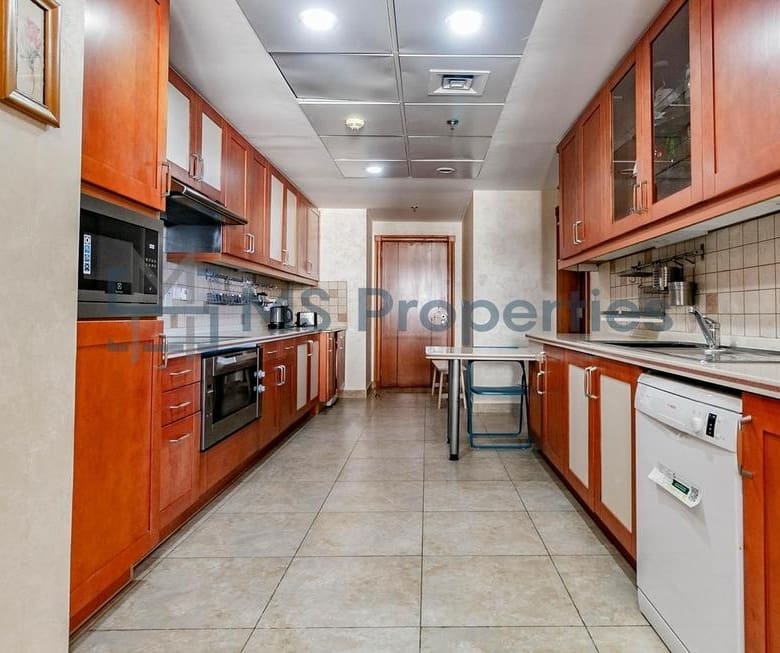 Spacious 3BHK with MaidRoom Apartment with Balcony