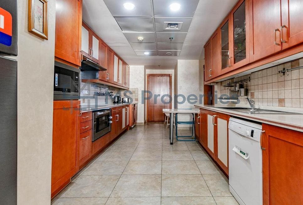 Spacious 3BHK with MaidRoom Apartment with Balcony