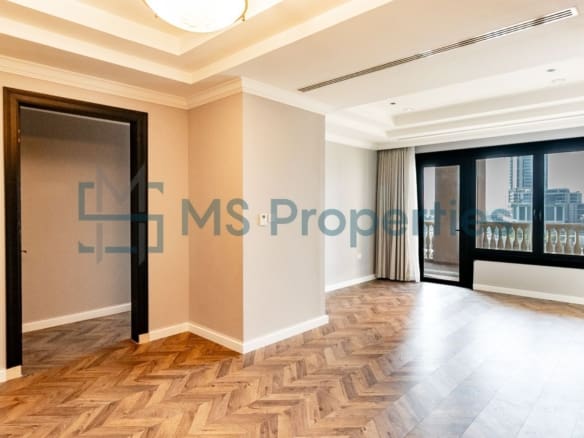 Bright and Elegant 1BR Apartment with Huge Balcony
