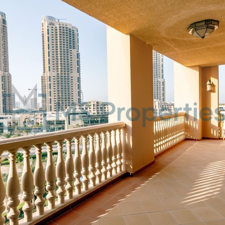 Bright and Elegant 1BR Apartment with Huge Balcony