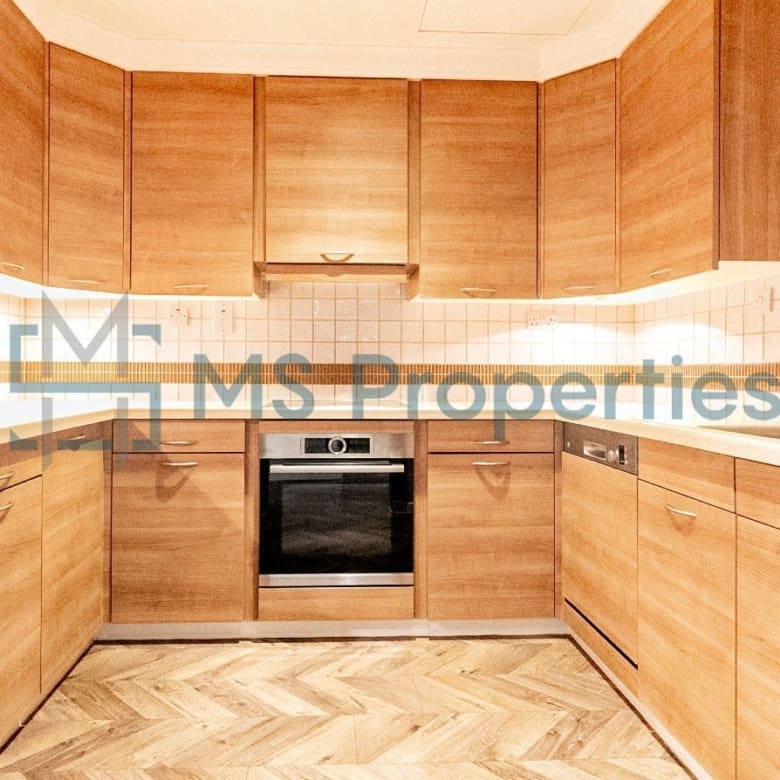 Bright and Elegant 1BR Apartment with Huge Balcony