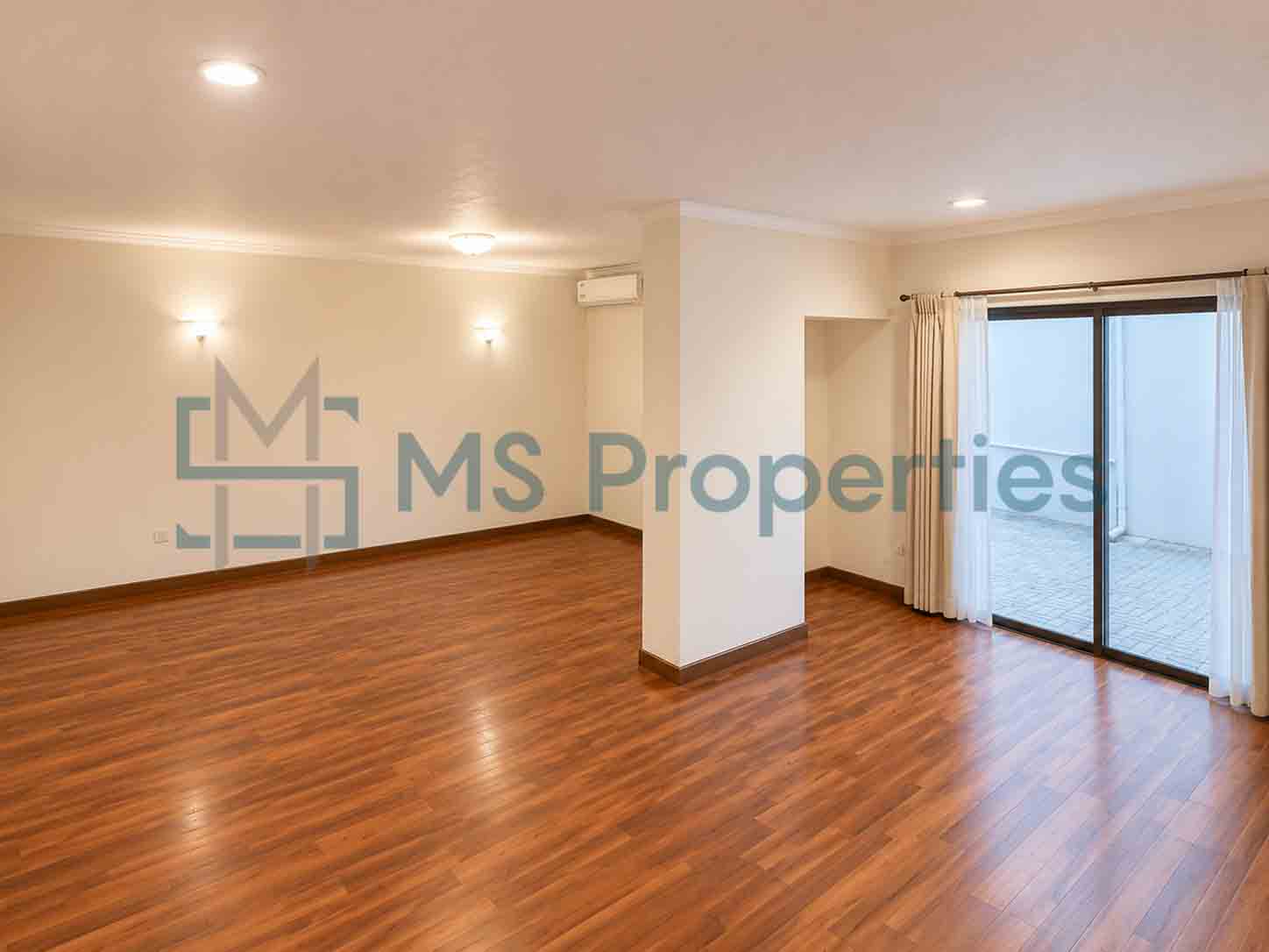 Amazing 2BHK Flat with Easy Access to Main Road in Doha
