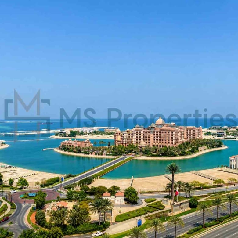 Elegant Luxury 1BR+Office Apartment with Balcony