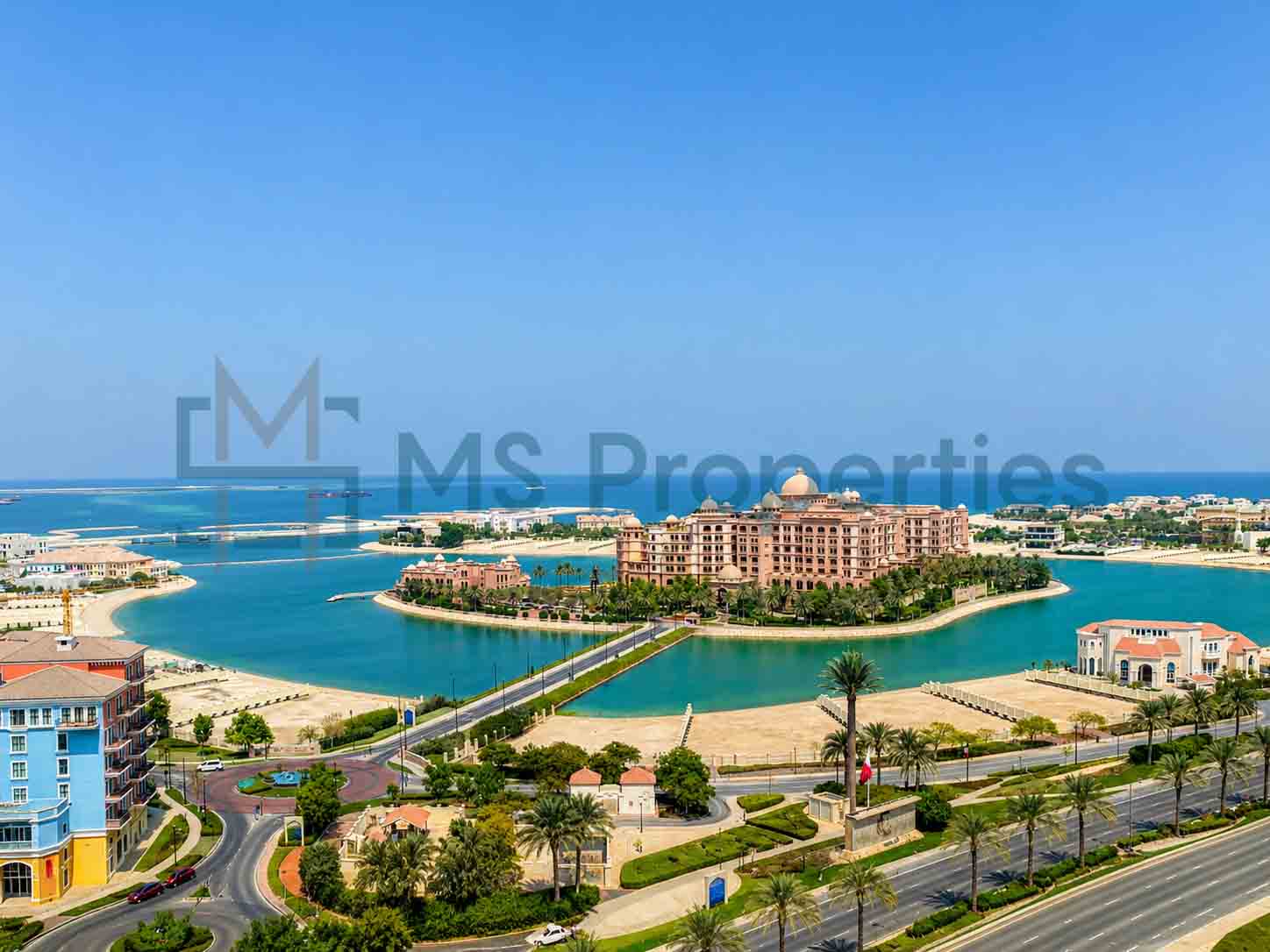 Elegant Luxury 1BR+Office Apartment with Balcony