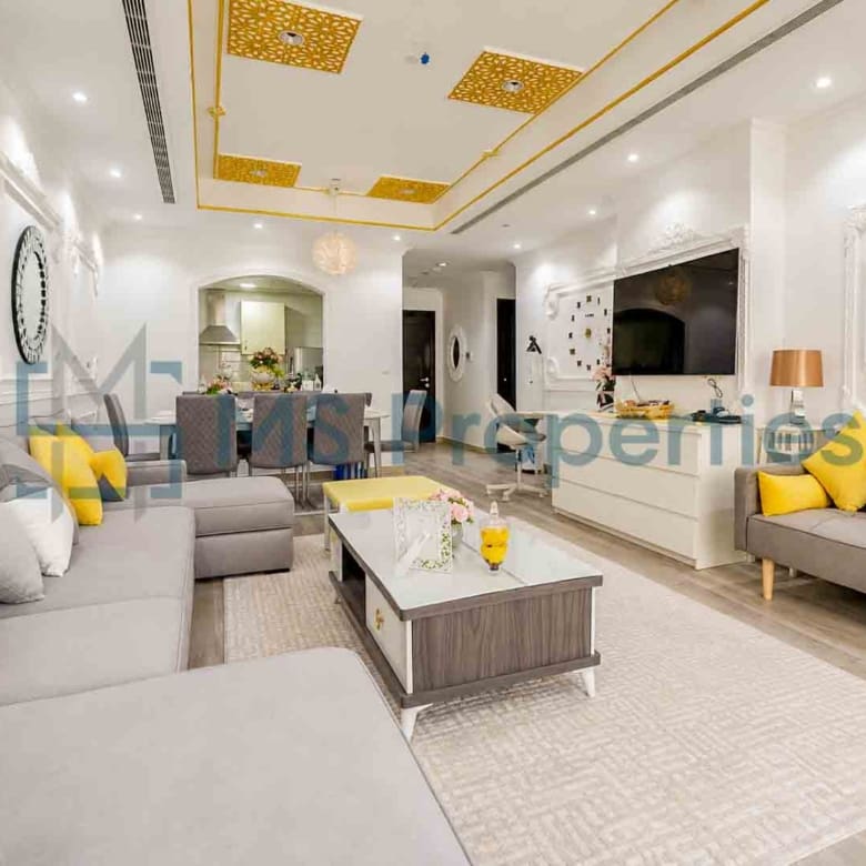 Elegant Luxury 1BR+Office Apartment with Balcony