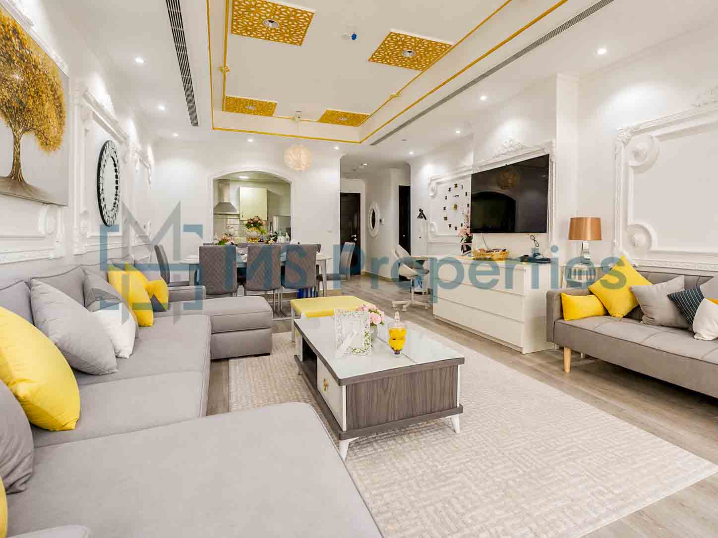 Elegant Luxury 1BR+Office Apartment with Balcony