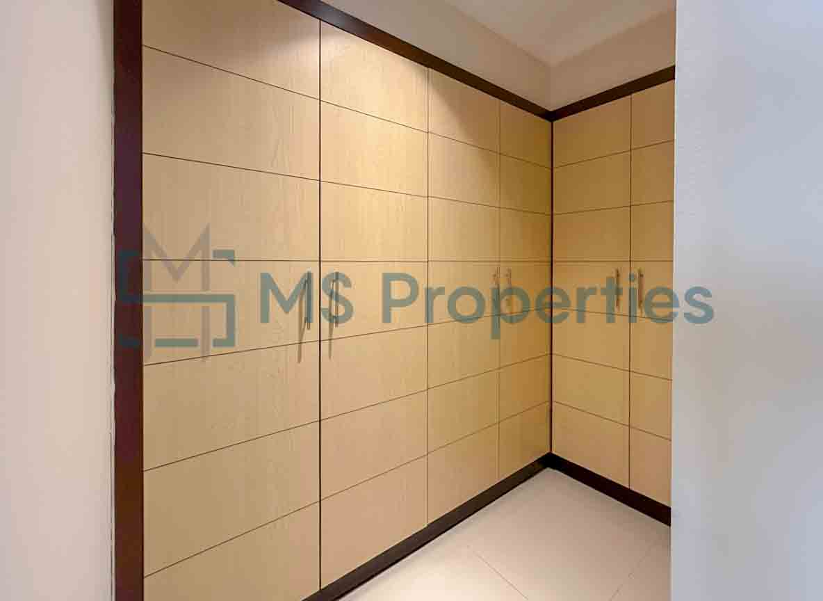 Sophisticated 1 BDR + Office Apartment w/ Balcony Perfect View