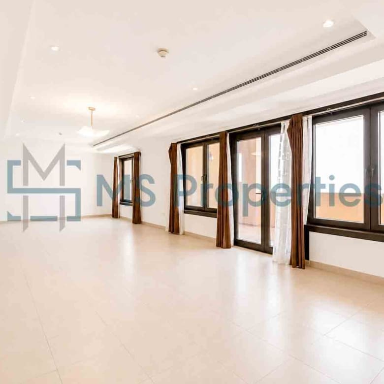 Bright and Cozy 2BR+Maid Apartment w/ Marina View Balcony