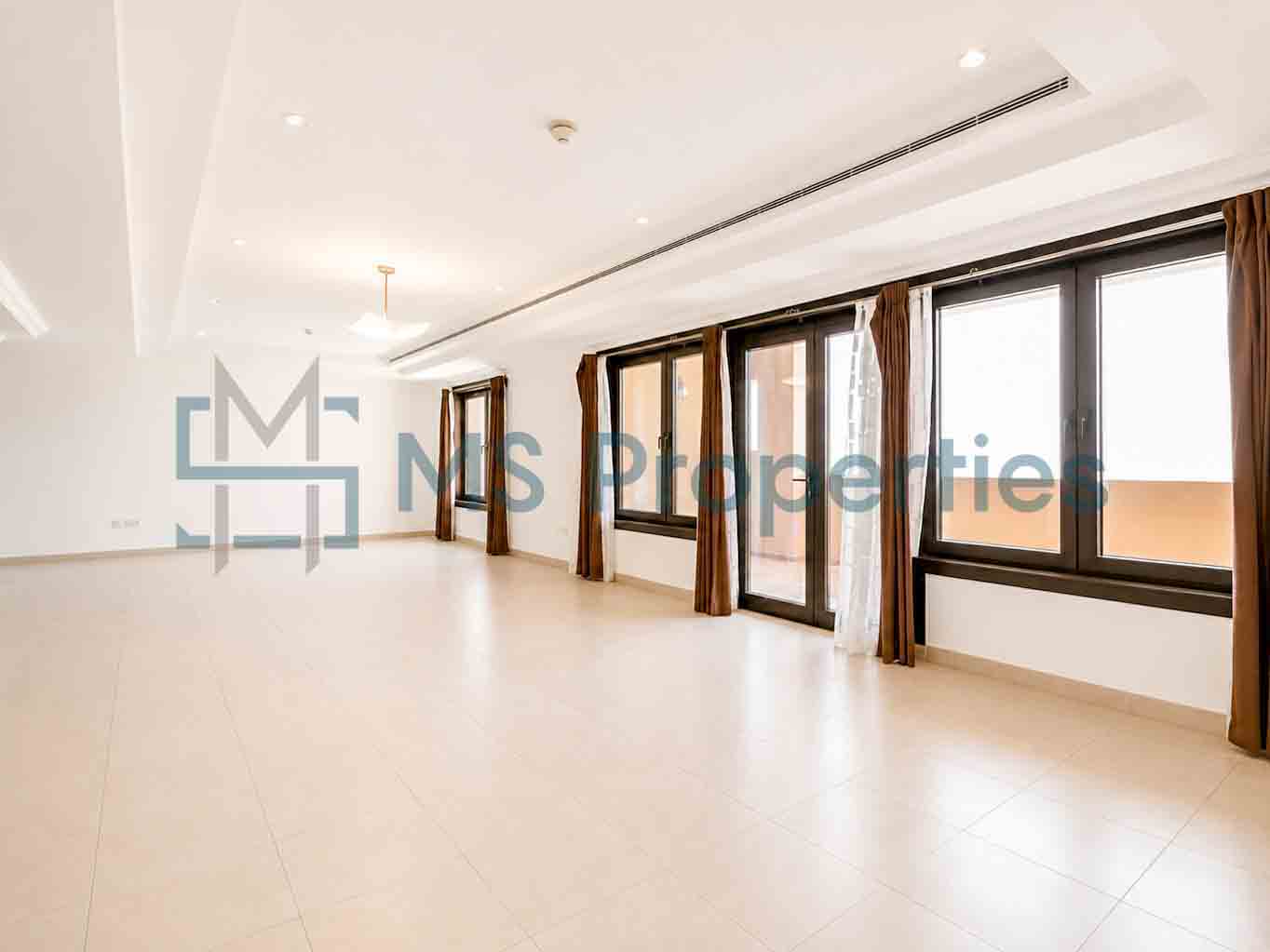 Bright and Cozy 2BR+Maid Apartment w/ Marina View Balcony