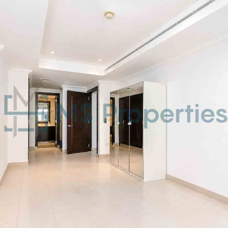 Bright and Cozy 2BR+Maid Apartment w/ Marina View Balcony