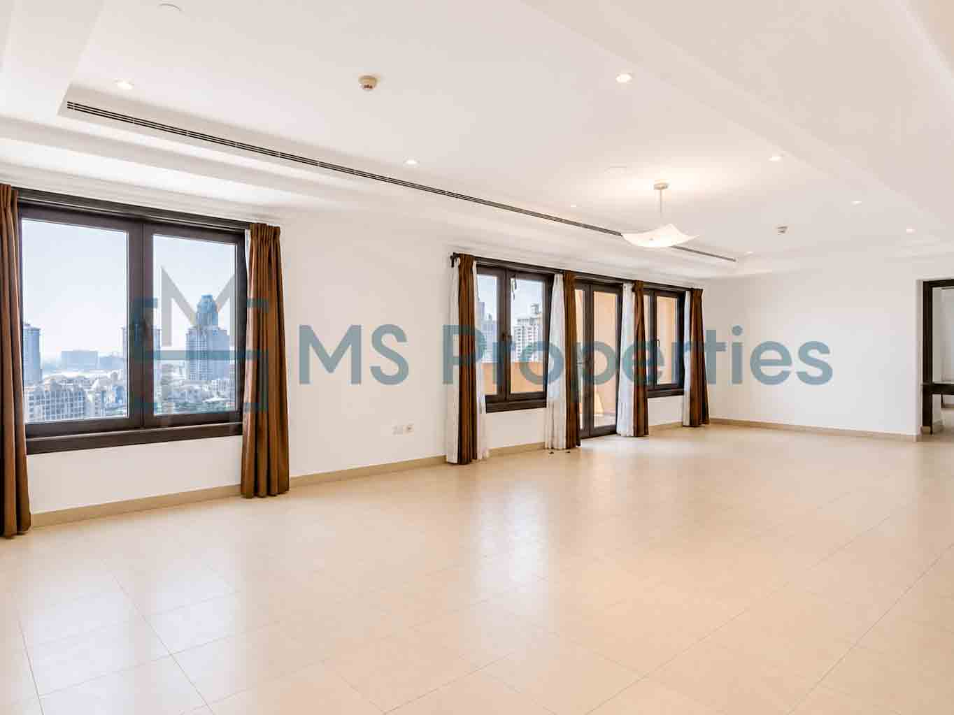 Bright and Cozy 2BR+Maid Apartment w/ Marina View Balcony