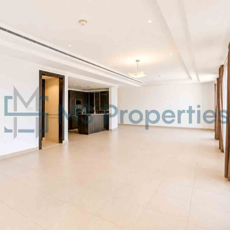 Bright and Cozy 2BR+Maid Apartment w/ Marina View Balcony