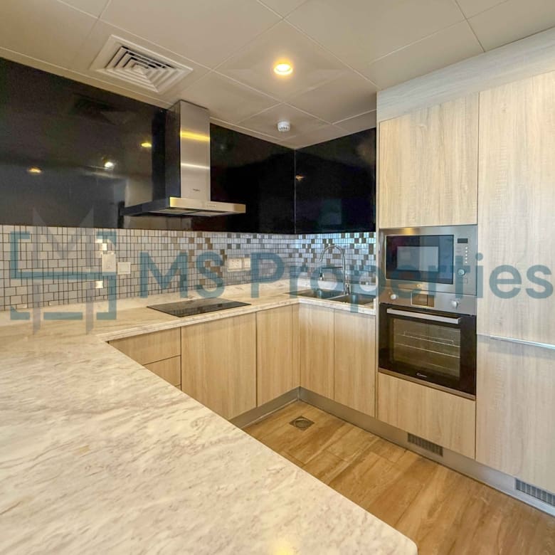 Outstanding Studio Flat with Balcony | Sea View