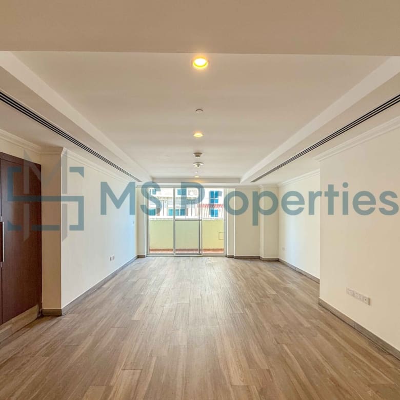 Outstanding Studio Flat with Balcony | Sea View