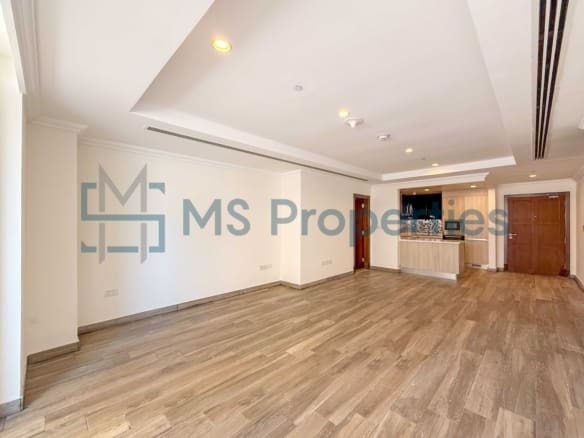 Outstanding Studio Flat with Balcony | Sea View