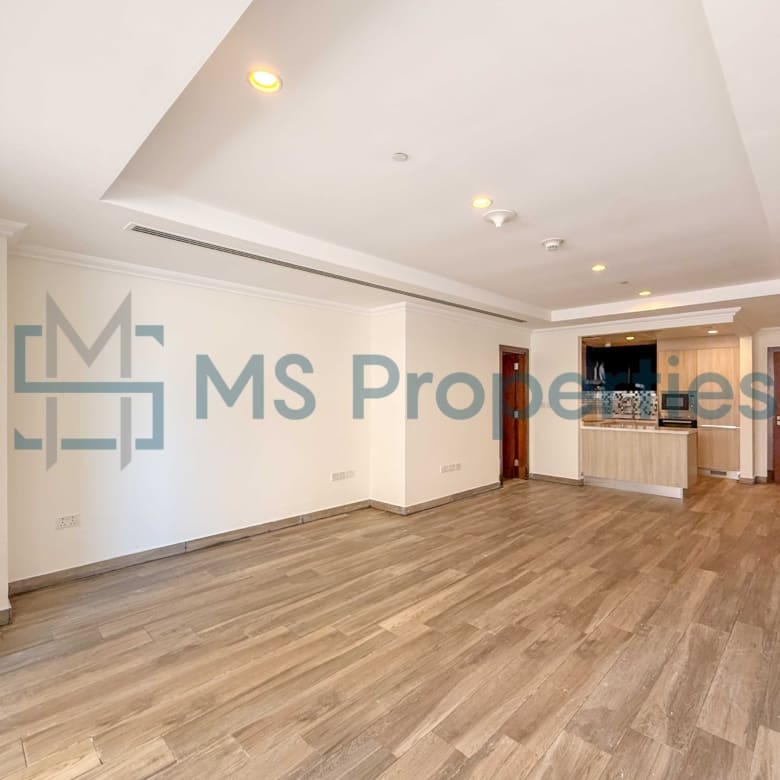Outstanding Studio Flat with Balcony | Sea View