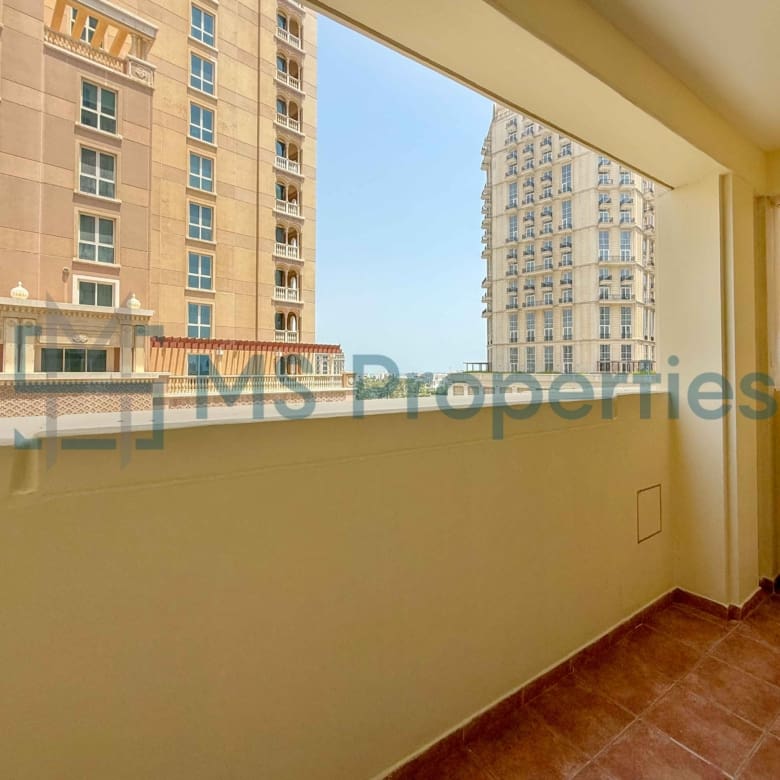 Outstanding Studio Flat with Balcony | Sea View
