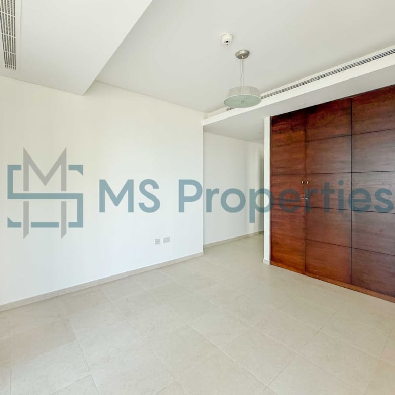Premium 1BDR Apartment with Huge Balcony | Bills Included