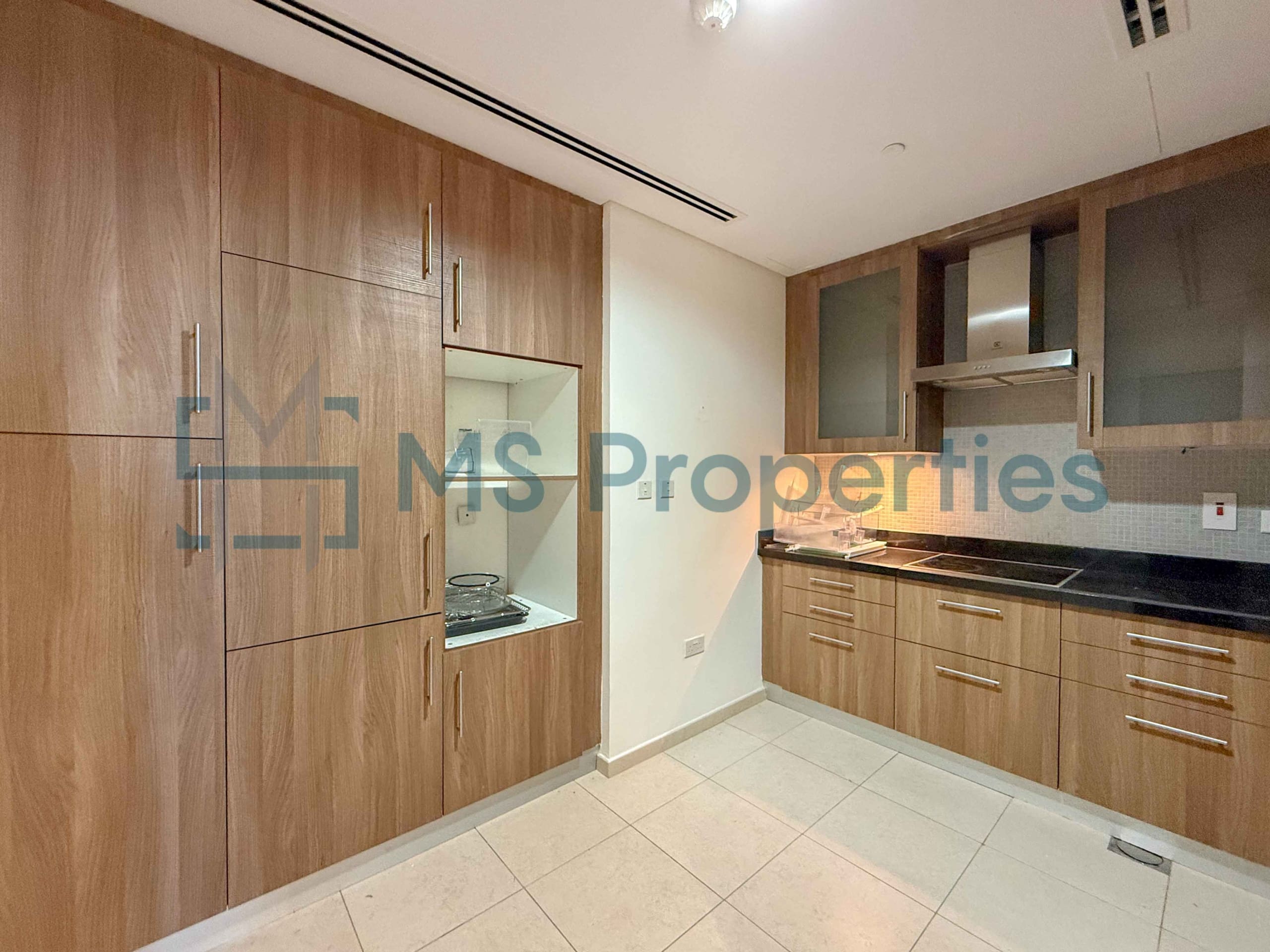 Premium 1BDR Apartment with Huge Balcony | Bills Included