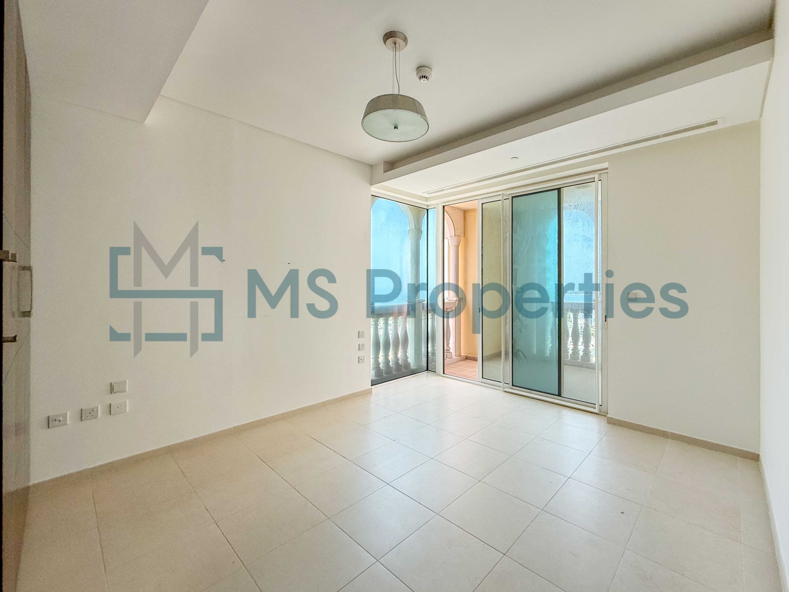 Premium 1BDR Apartment with Huge Balcony | Bills Included