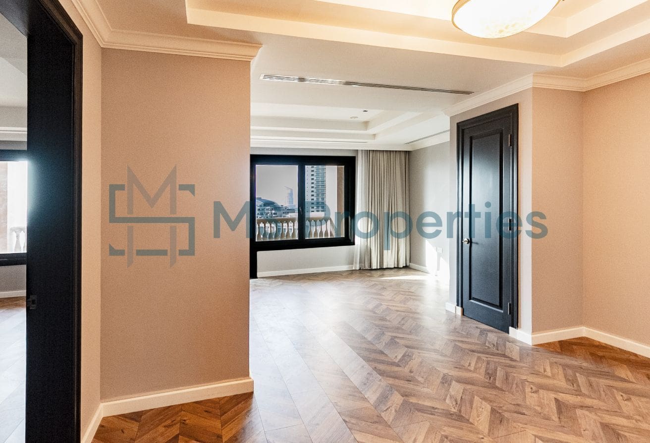 Bright and Elegant 1BR Apartment with Huge Balcony